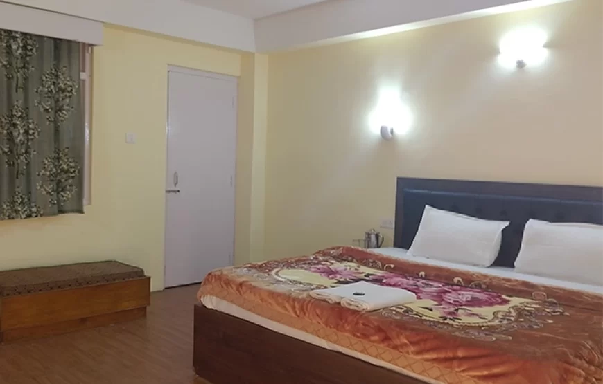 Yamphung 3 Bed Sharing Room